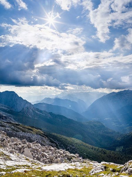 Zwick, Martin 아티스트의 Thunderstorm clouds over Val Rendena-The Brenta Dolomites-UNESCO World Heritage Site-Italy-Trentino작품입니다.